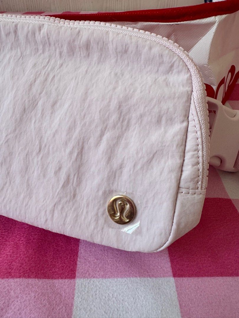 LULULEMON 1L EVERYWHERE BELTBAG (Category: Cross-body Bags) located in Cagayan de Oro. Submitted by declutter1s1 (Listing ID 1413675673, Image 2). Description: LULULEMON 1L EVERYWHERE BELTBAG BRAND NEW WITH TAG AND ECOBAG COLOR: BLISSFUL PINK BOUGHT FROM JAPAN NEVER BEEN USE RFS: NEED FUNDS.