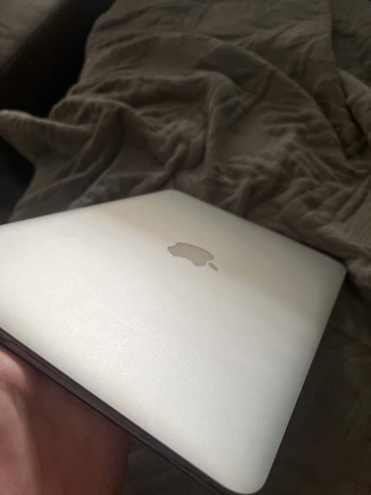 MacBook Air 13-inch (2017) (Category: Laptops & Notebooks) located in Quezon City. Submitted by jjjaaannn (Listing ID 1413839603, Image 3). Description: normal cycle count only 575 98% smooth original battery, not replaced comes with box and charger no issue rfs: bought from my cousin but never had the chance to use it due to work meetups within qc ship through lbc.