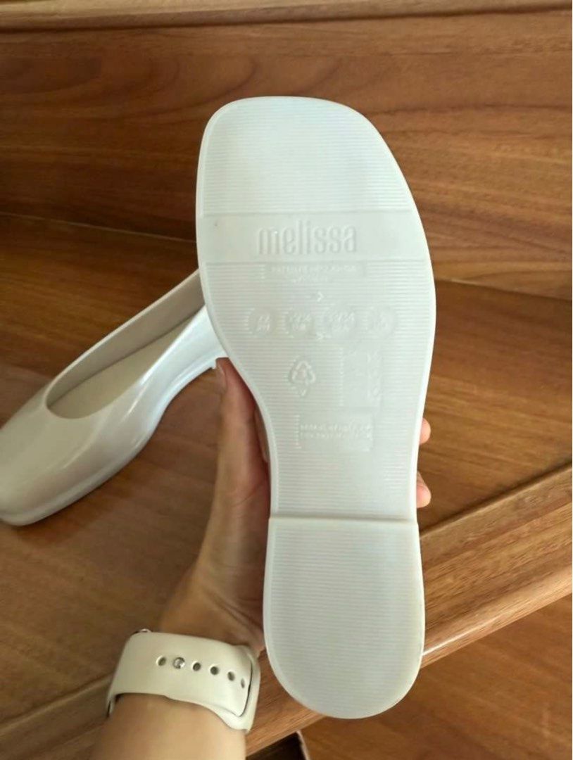 Melissa Jelly Shoes Size 5 (Category: Flats & Sandals) located in Taguig. Submitted by secondlifeph (Listing ID 1413662586, Image 2). Description: BRAND NEW WITH BOX NEVER BEEN WORN MELISSA RUBY AD Milky Beige Size 35-36 MOP: Gcash, BDO, BPI, Metrobank SHIPPING CARE OF BUYER. Pick up details provided after payment. Grab, Lalamove, GOGOXpress .