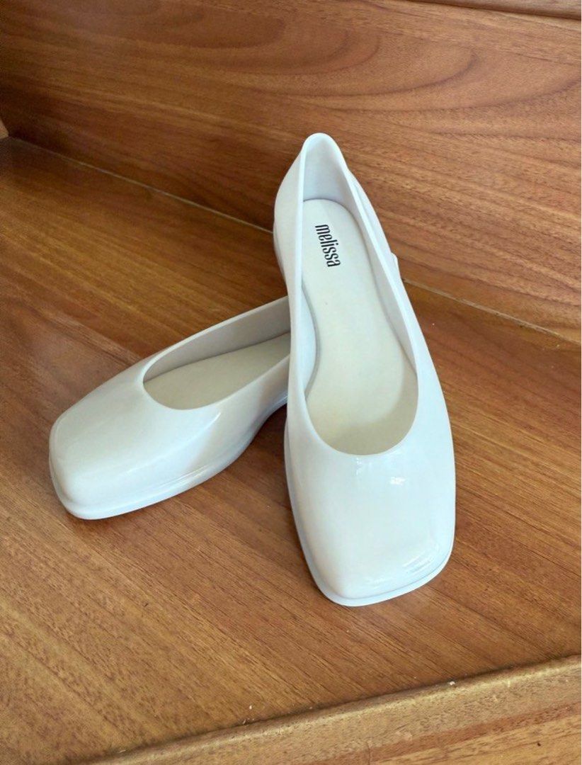 Melissa Jelly Shoes Size 5 (Category: Flats & Sandals) located in Taguig. Submitted by secondlifeph (Listing ID 1413662586, Image 1). Description: BRAND NEW WITH BOX NEVER BEEN WORN MELISSA RUBY AD Milky Beige Size 35-36 MOP: Gcash, BDO, BPI, Metrobank SHIPPING CARE OF BUYER. Pick up details provided after payment. Grab, Lalamove, GOGOXpress .