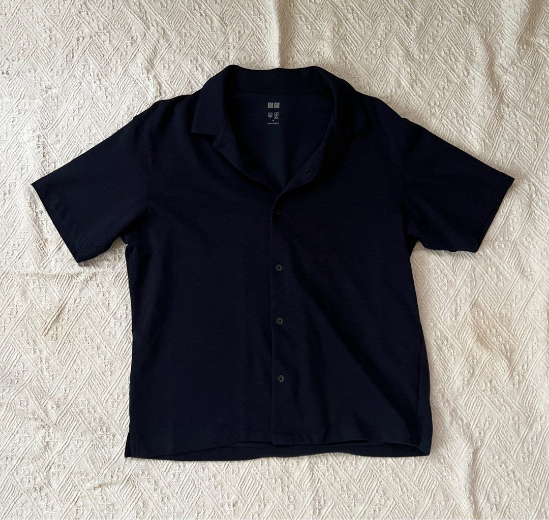 navy blue button down shirt (Category: Tshirts & Polo Shirts ) located in Cainta. Submitted by moiafits (Listing ID 1413718359, Image 1). Description: w: 37 in l: 24 in fits s-m.