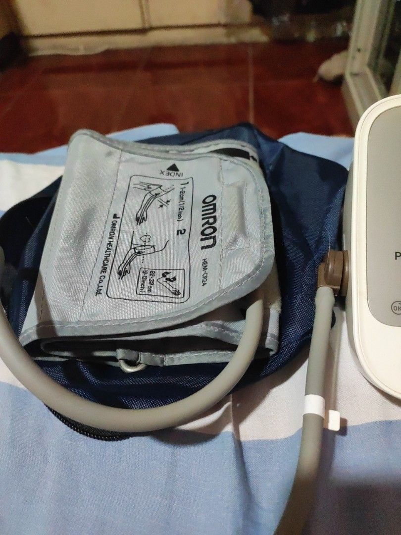 Omron JPN600 Automatic Blood Pressure Monitor (Category: Health Monitors & Weighing Scales) located in Makati City. Submitted by jaimee.shop (Listing ID 1413802276, Image 3). Description: The Omron JPN600 Automatic Blood Pressure Monitor .