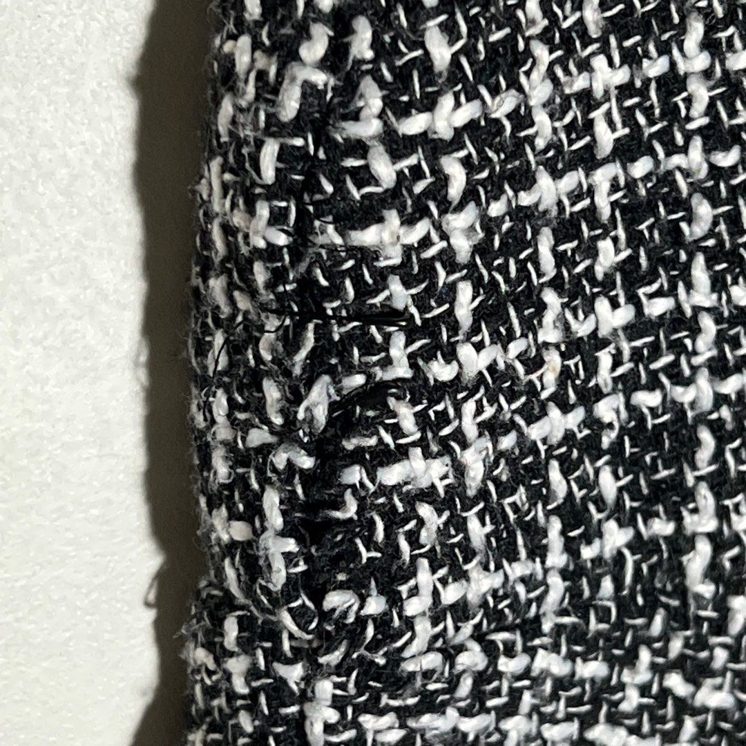 Plaid Tweed Pattern Black and White Ruffle Hem (Category: Skirts) located in Paranaque City. Submitted by shopdeclutterfly (Listing ID 1413833804, Image 3). Description: BRAND: None BEST FITS: XS-S *Please see last photo for the flaw. Needs sewing. Message me for more information. Important Notes: — Color may vary slightly due to lighting and screen settings. — This is a preloved item. — Minor signs of wear may be present — There may be small sta