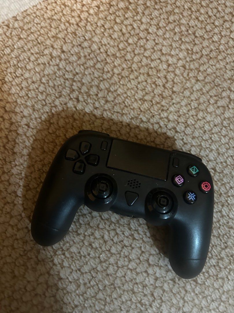 Ps4 controller (Category: Controllers) located in Taguig. Submitted by uniquefindsmnl (Listing ID 1413705033, Image 2). Description: Working fine 2 knobs got removed .