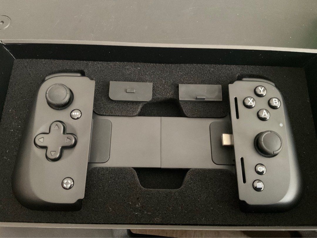 Razer Kishi V2 (type c) (Category: Controllers) located in Manila. Submitted by 2025.gadgetspot (Listing ID 1413703217, Image 2). Description: original price: 5400 selling for : 3,800 - few scratches but working as new - slightly nego - complete accessories can do ship / meetups - qc pm if interested..