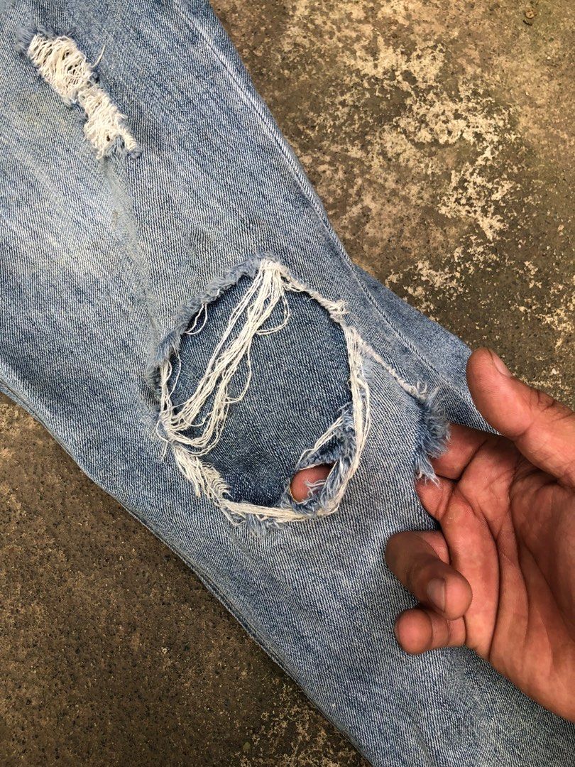 Saint Laurent jeans (Category: Jeans) located in Guimba. Submitted by hustleup.ph (Listing ID 1413721211, Image 3). Description: For sale Saint Laurent jeans Excellent condition Size 34-36 No issue 2500 Shipped.