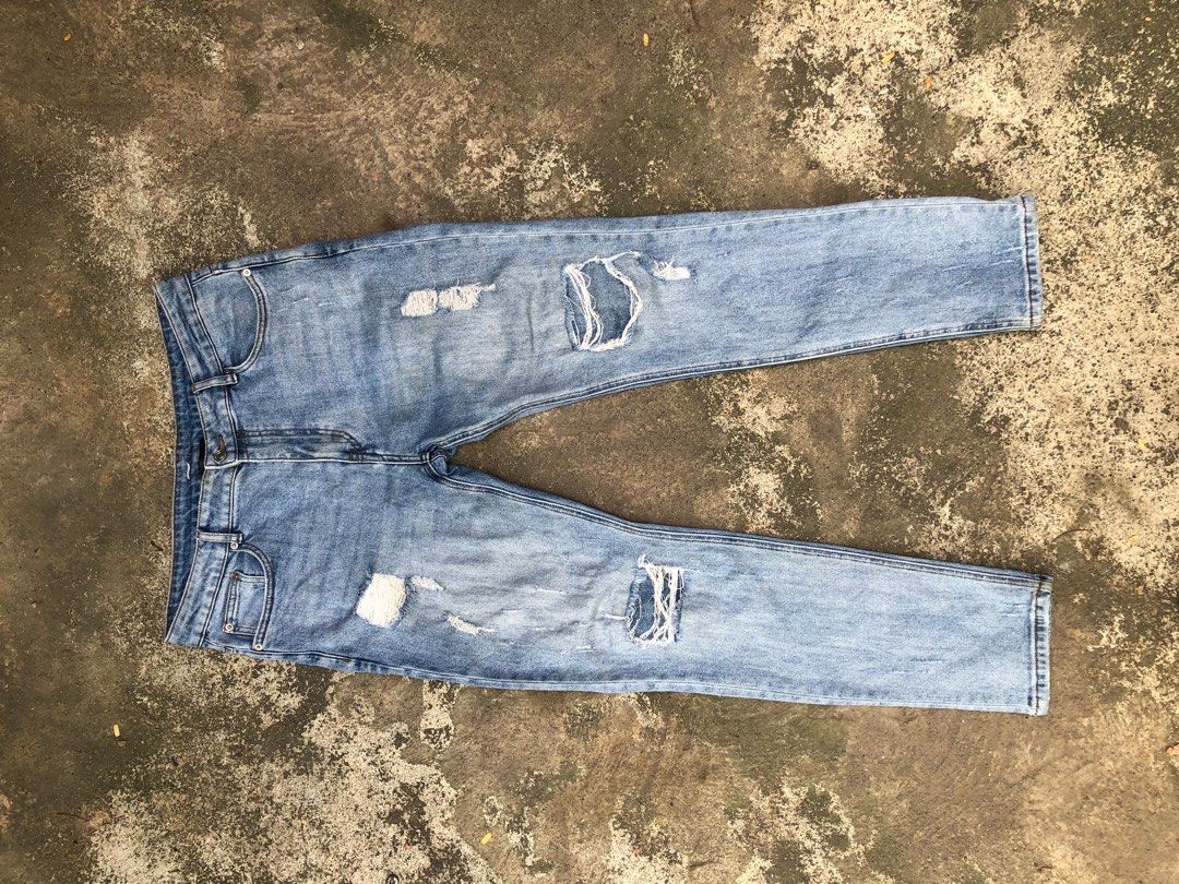 Saint Laurent jeans (Category: Jeans) located in Guimba. Submitted by hustleup.ph (Listing ID 1413721211, Image 2). Description: For sale Saint Laurent jeans Excellent condition Size 34-36 No issue 2500 Shipped.