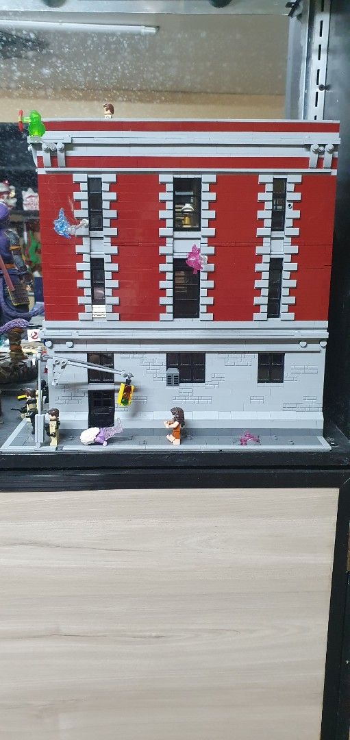 Sephiroth, Voltron, Trunks Lego Ghostbusters Ecto-1 and Firehouse HQ (Category: Designer & Blind Box Toys) located in Caloocan City. Submitted by lynette1977 (Listing ID 1413722656, Image 3). Description: take all po 120k included na po yun acrylic case. slightly negotiable. needed funds to pay for loans.