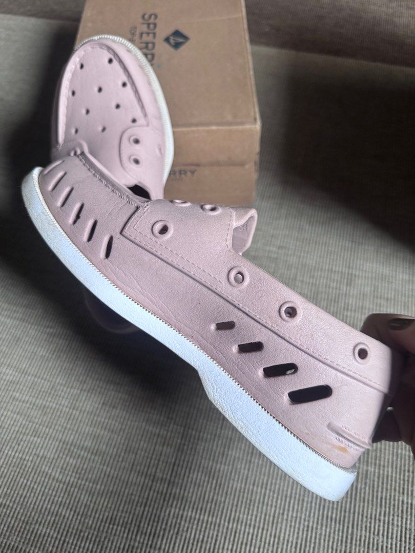 Sperry rubber top-sider (Category: Shoe inserts) located in Makati City. Submitted by sjmax (Listing ID 1413703063, Image 3). Description: Rfs: decluttering Minimal use Needs cleaning Pwede sa maselan.