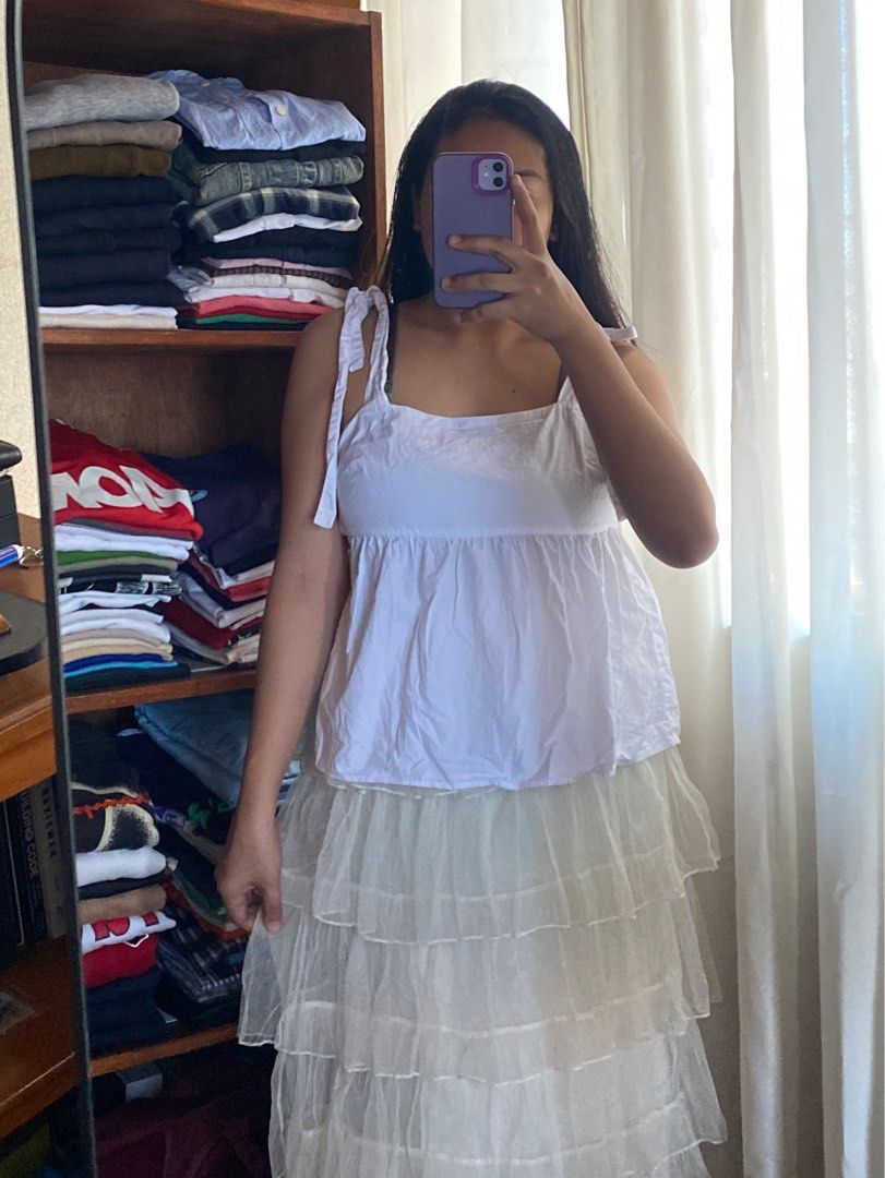 Topshop Peplum White Top (Category: Sleeveless) located in Pozorrubio. Submitted by _firstdateboutique (Listing ID 1413762312, Image 1). Description: .