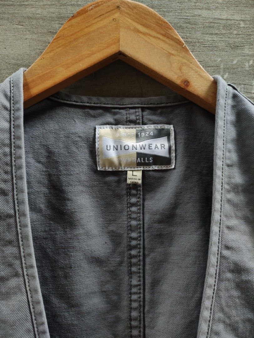 Unionwear Overall Multipocket Vest (Category: Vests) located in Manila. Submitted by curatedgoodz_ (Listing ID 1413739786, Image 2). Description: Unionwear Overall Multipocket Vest Large.