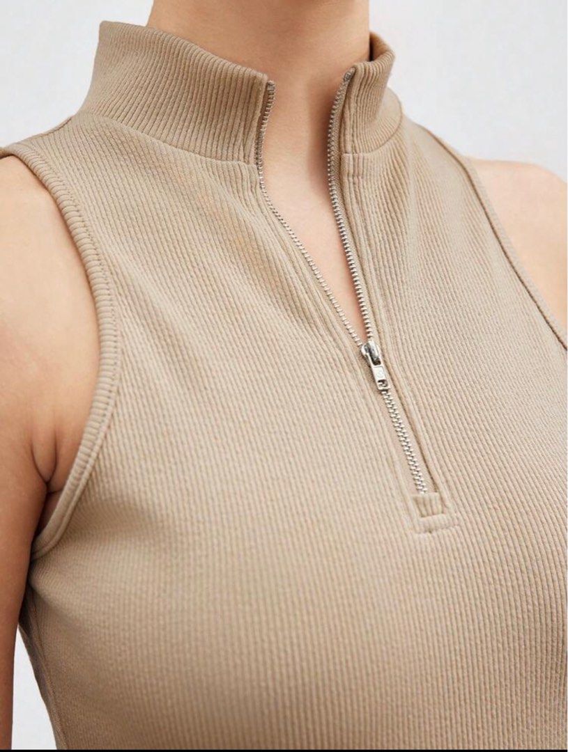 UNWORN Shein Halter Sleeveless Top (Category: Blouses) located in Paranaque City. Submitted by arkingls (Listing ID 1413699377, Image 2). Description: Never worn, does not fit Stretchable.