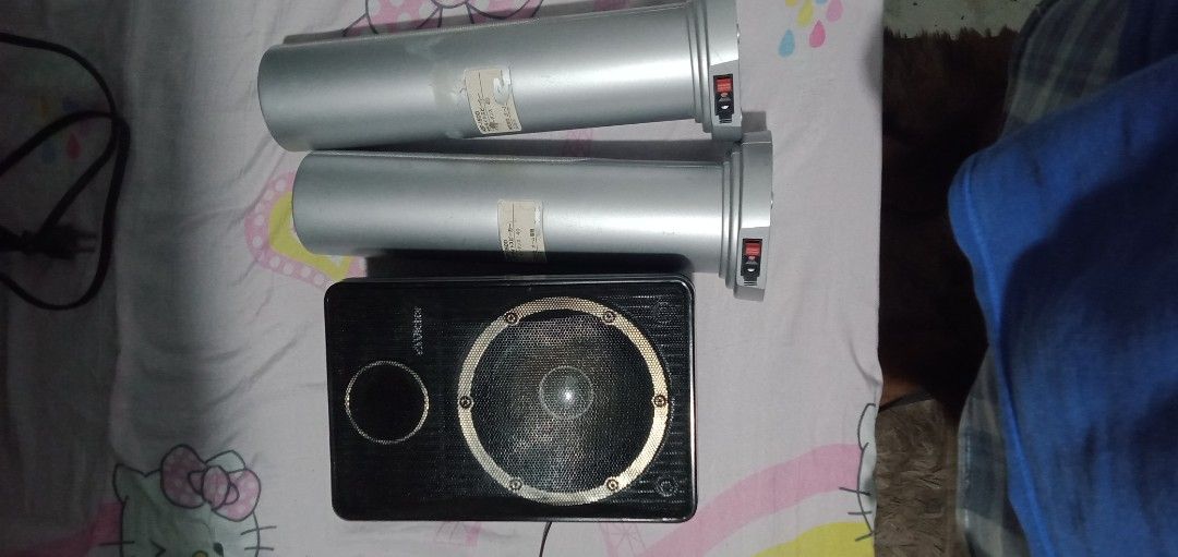 Victor and audiocomm speakers (Category: Soundbars, Speakers & Amplifiers) located in Bulacan. Submitted by dyazpuzhpley021577r (Listing ID 1413848331, Image 1). Description: no issues take all pick up or shipp ng buyers mop gcash .