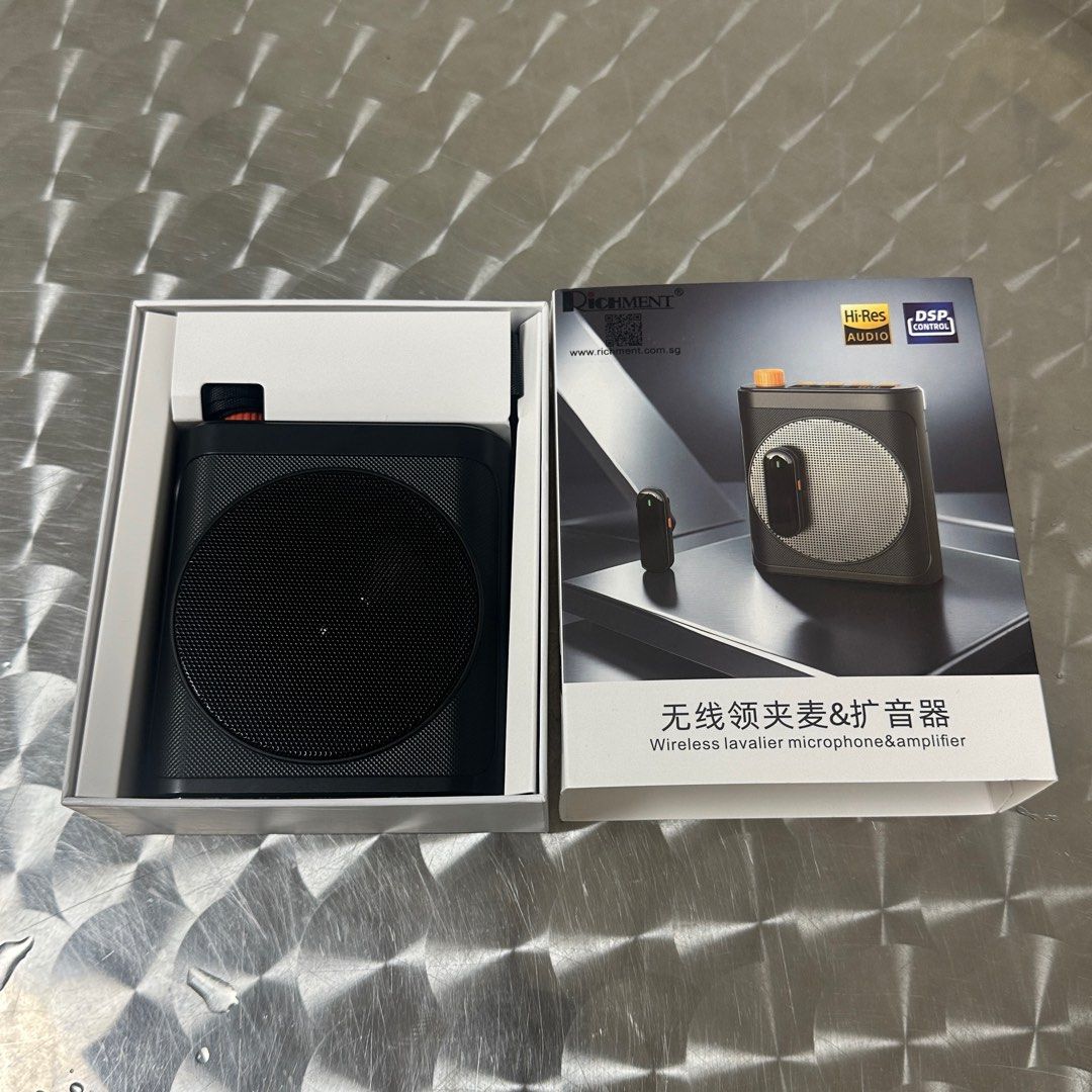 Wireless Lavalier Microphone & Amplifier