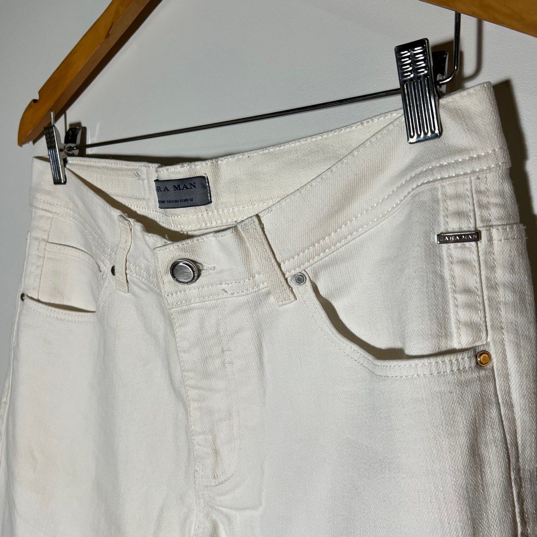 Zara Man White Slim-fit Jeans (Category: Jeans) located in Paranaque City. Submitted by shopdeclutterfly (Listing ID 1413836922, Image 2). Description: Selling for my husband! :) BRAND: Zara Man BEST FITS: Medium (Men Size) Message me for more information. Important Notes: — Color may vary slightly due to lighting and screen settings. — This is a preloved item. — Minor signs of wear may be present — There may be small stains, dots, or marks due t