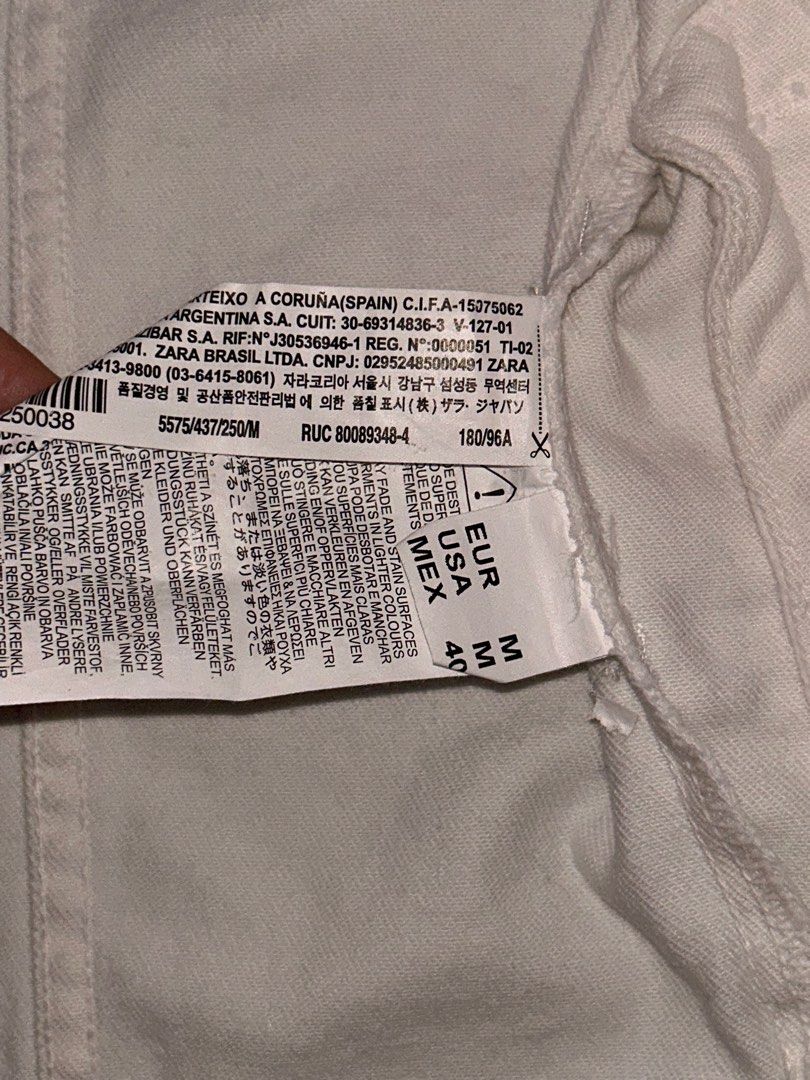 ZARA MENS DENIM JACKET IN WHITE (Category: Coats, Jackets and Outerwear) located in Gapan. Submitted by an.na06 (Listing ID 1413746581, Image 3). Description: Original Zara Men Denim Jacket in Color White. Size Medium Only used once DM ME FOR MORE INFORMATION. .