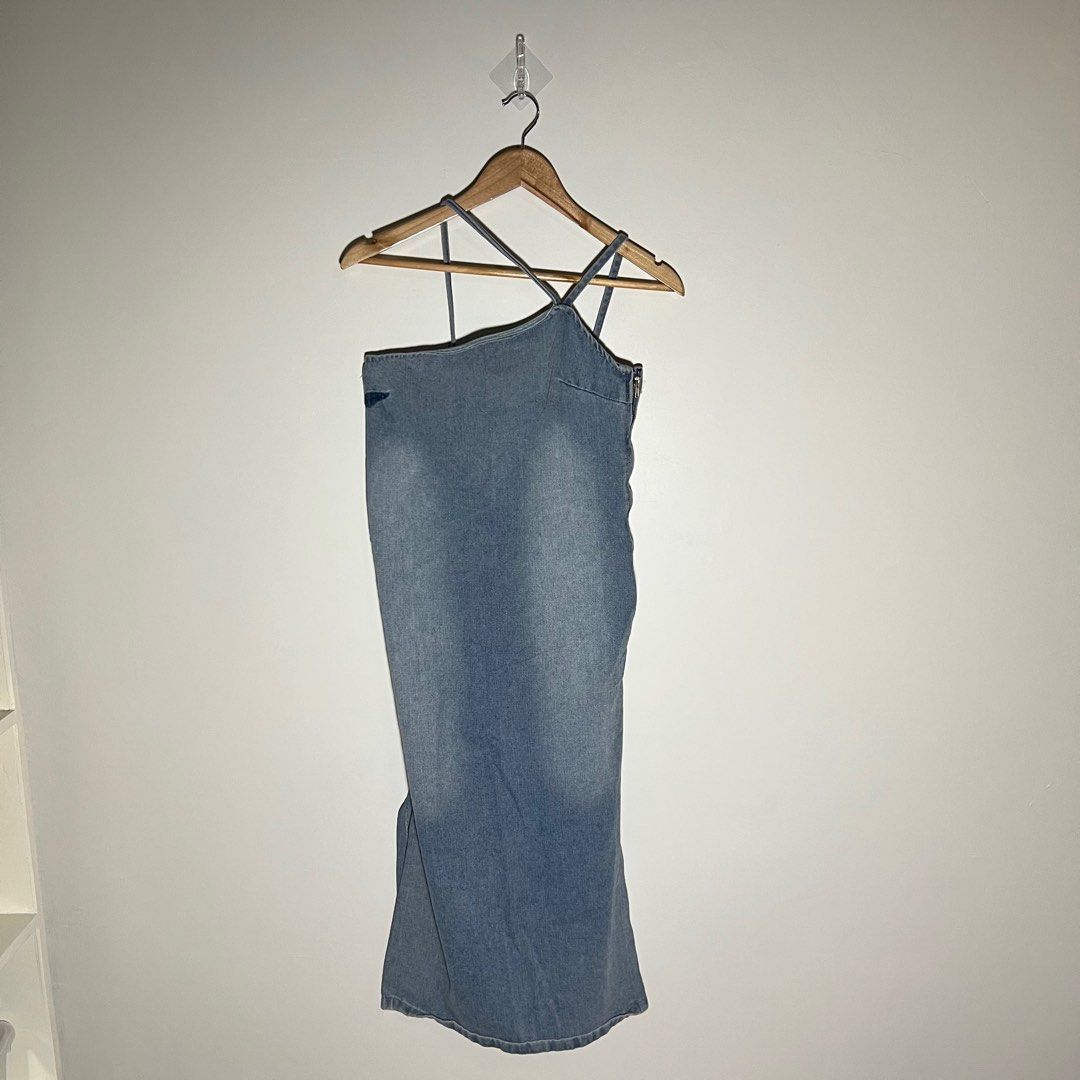 Zara One Shoulder Denim Dress (Category: Dresses) located in Paranaque City. Submitted by shopdeclutterfly (Listing ID 1413836613, Image 1). Description: BRAND: Zara BEST FITS: XS-S Message me for more information. Important Notes: — Color may vary slightly due to lighting and screen settings. — This is a preloved item. — Minor signs of wear may be present — There may be small stains, dots, or marks due to storage and previous use. — Please manag