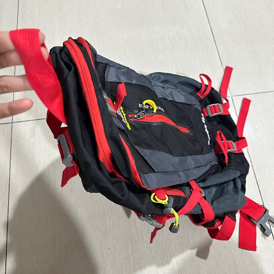 40L hiking backpack trail bag (Category: Backpacks) located in Manila. Submitted by hodlclub (Listing ID 1413951261, Image 2). Description: No issues Bought but never used.