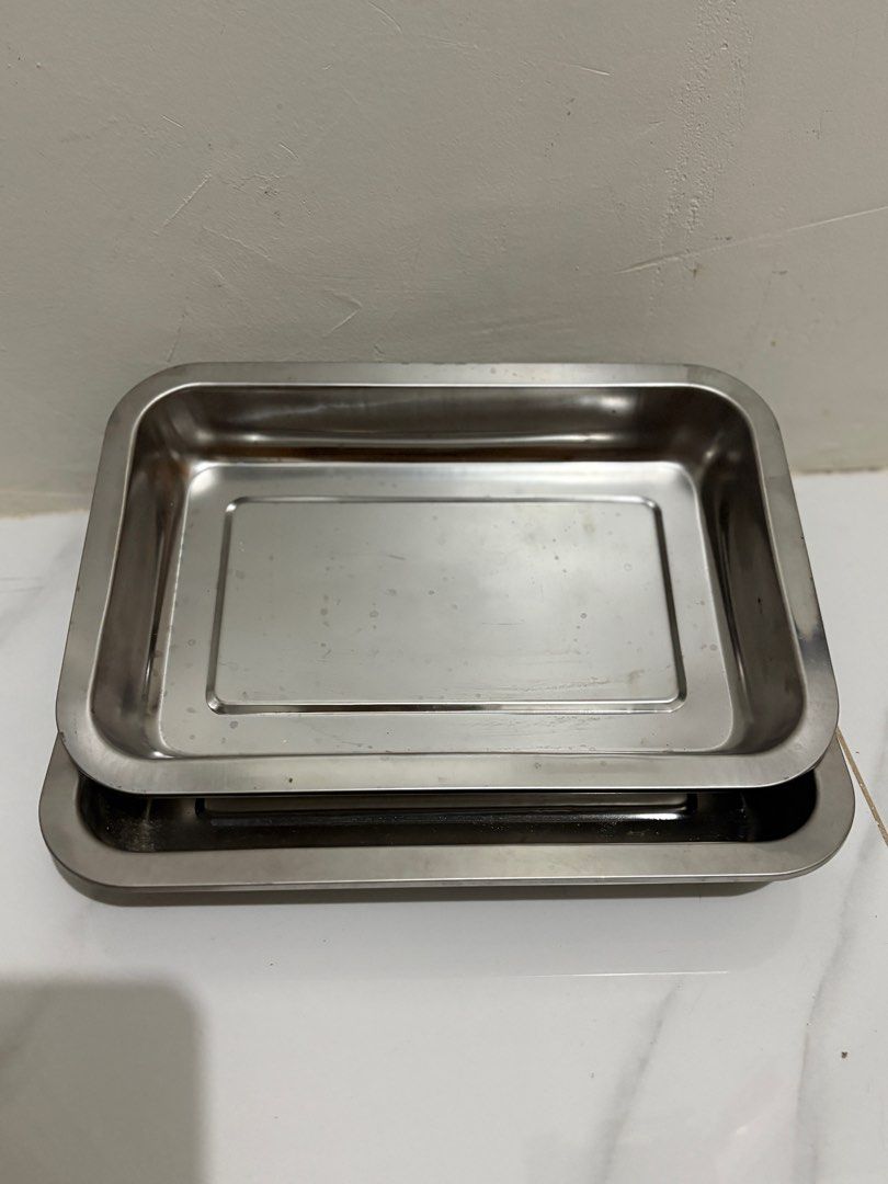 555 Stainless Tray 20x27cm (Category: Other Kitchenware & Tableware) located in Pasig City. Submitted by katetatin (Listing ID 1413995717, Image 1). Description: - 555 Stainless Tray - Size: 20x27cm - Made of stainless steel - Durable and long-lasting - Suitable for various uses.