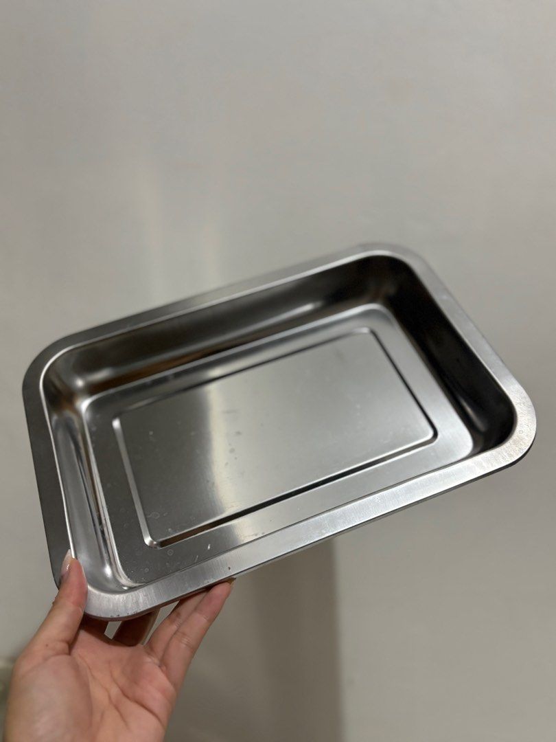 555 Stainless Tray 20x27cm (Category: Other Kitchenware & Tableware) located in Pasig City. Submitted by katetatin (Listing ID 1413995717, Image 2). Description: - 555 Stainless Tray - Size: 20x27cm - Made of stainless steel - Durable and long-lasting - Suitable for various uses.