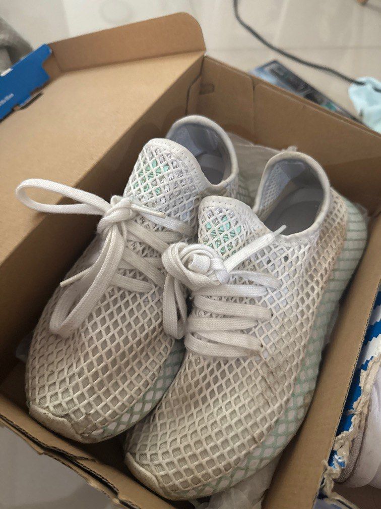 original adidas deerupt (Category: Sneakers) located in Quezon City. Submitted by patchotdeclutz (Listing ID 1413892879, Image 2). Description: just needs cleaning but still in good condi decluttering size 7w.