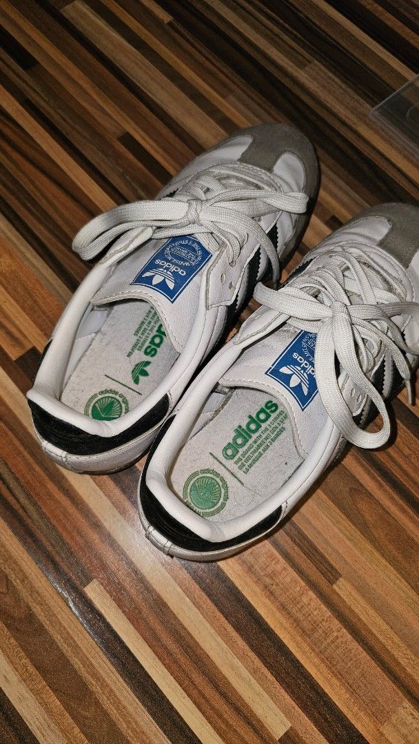 Adidas Samba OG White Black Sneakers (Category: Sneakers) located in Mandaluyong City. Submitted by _kcastro (Listing ID 1413963953, Image 2). Description: size US 4.5 MENS = US 6 WOMENS needs cleaning.