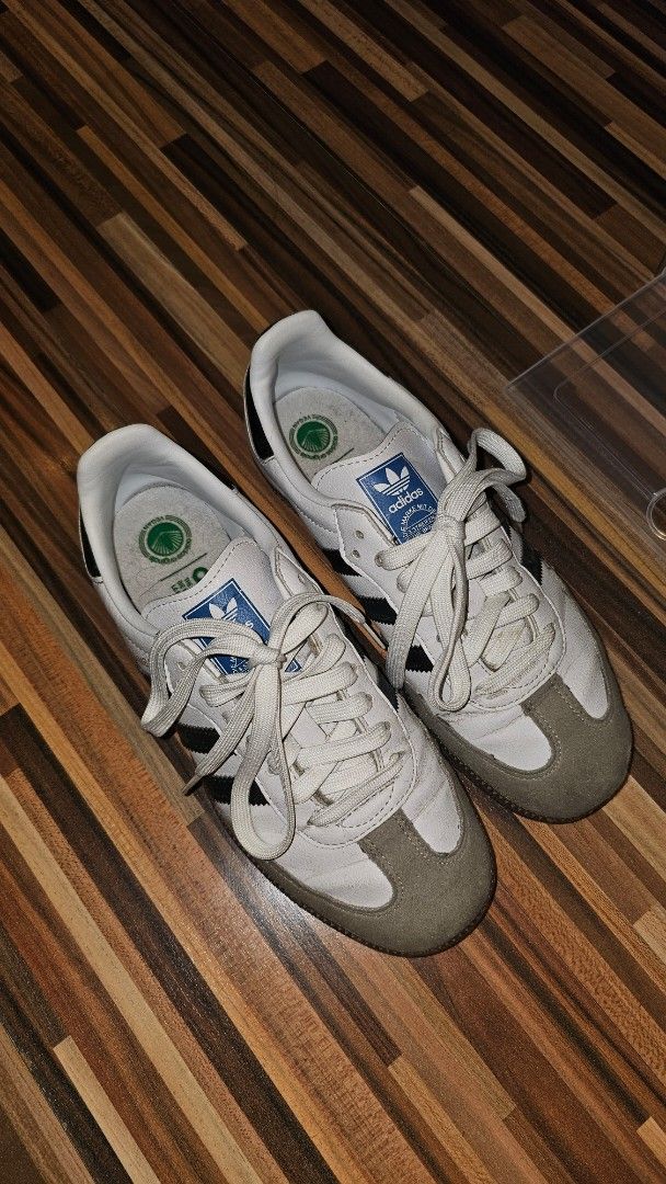 Adidas Samba OG White Black Sneakers (Category: Sneakers) located in Mandaluyong City. Submitted by _kcastro (Listing ID 1413963953, Image 1). Description: size US 4.5 MENS = US 6 WOMENS needs cleaning.