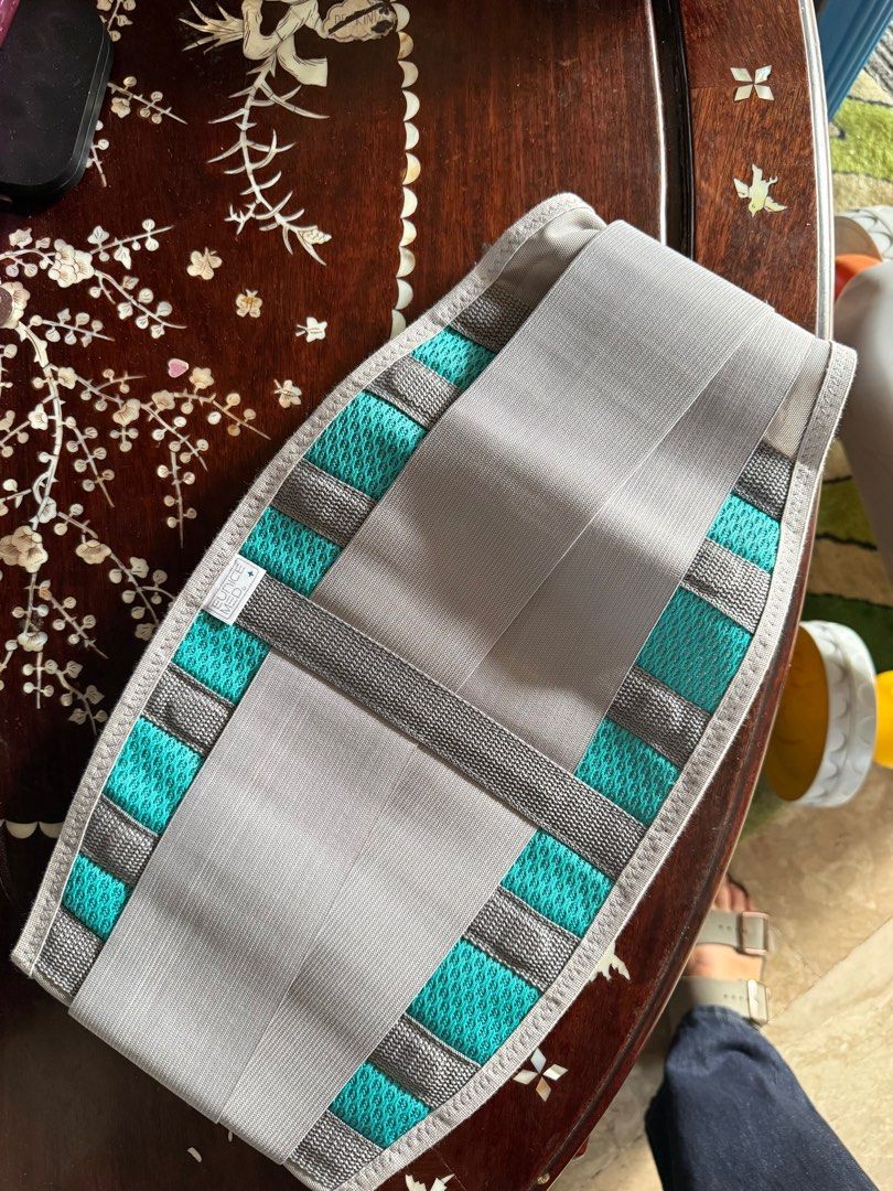 Aergo Lumbar Support (Category: Medical Supplies & Tools) located in Paranaque City. Submitted by declutteringFA (Listing ID 1413904535, Image 1). Description: Like new condition Size: large No more box .