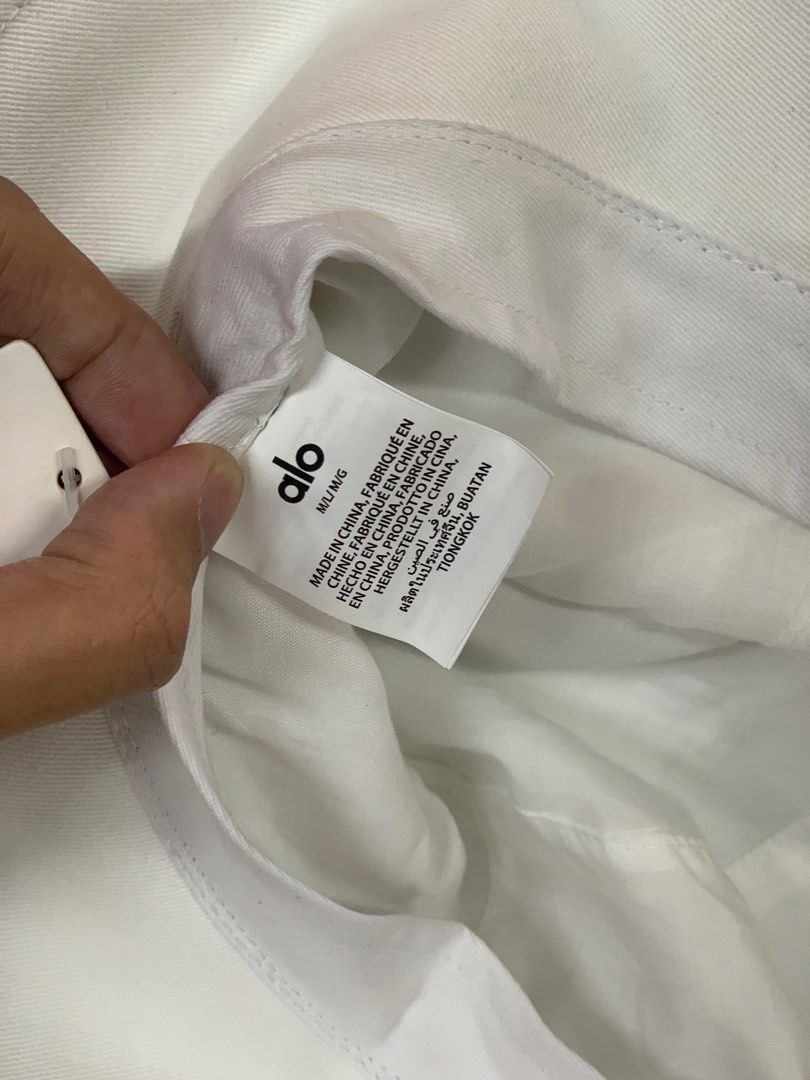 ALO BUCKET HAT (Category: Hats & Beanies) located in Manila. Submitted by scarlett_hope (Listing ID 1414030429, Image 2). Description: 1 SIZE FITS ALL CONDITION: BNEW COLOR RATE: 10/10 MOP: GCASH COURIER: J&T OR LALAMOVE.