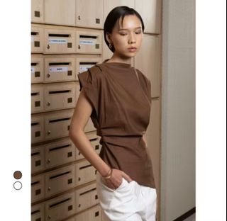 (Kategori: ) berada di . Dikirim oleh To_preloved (ID iklan 1413944718, Gambar 1). Deskripsi: .