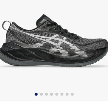 Asics Superblast 2 - Black EUR38 (Category: Sneakers) located in Singapore. Submitted by 2delulu (Listing ID 1414021688, Image 1). Description: size eur38 color black (color not avail in SG Asics stores, purchased from Japan Asics) worn once (mileage <10km), no defects box provided, selling as i have this in white already rtp sgd 319 collection at Tampines .