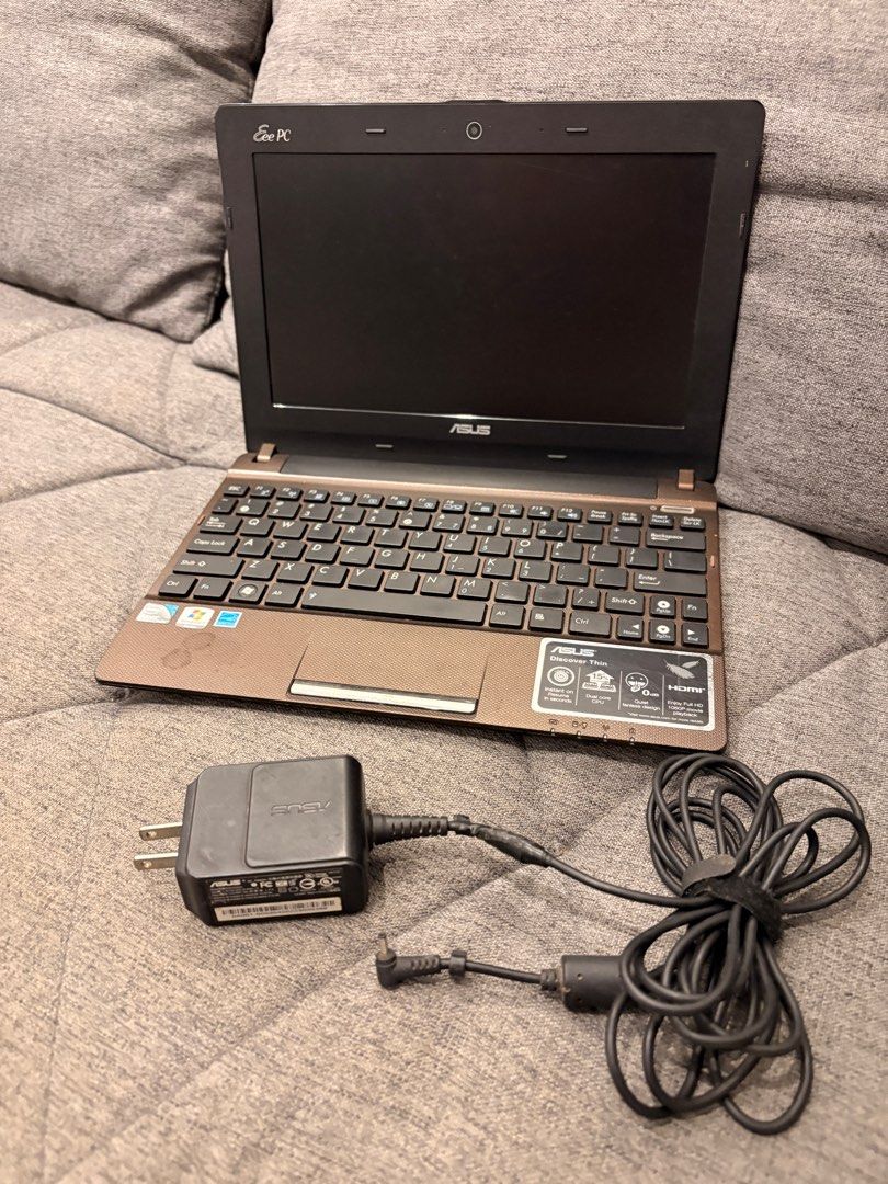 ASUS Eee PC Laptop (Category: Laptops & Notebooks) located in Taguig. Submitted by threena22 (Listing ID 1414003855, Image 3). Description: Asus Eee PC Laptop - Windows 7 Starter (expired license) - Working when plugged in only - Unit comes with charger and laptop case - 📍Taguig.