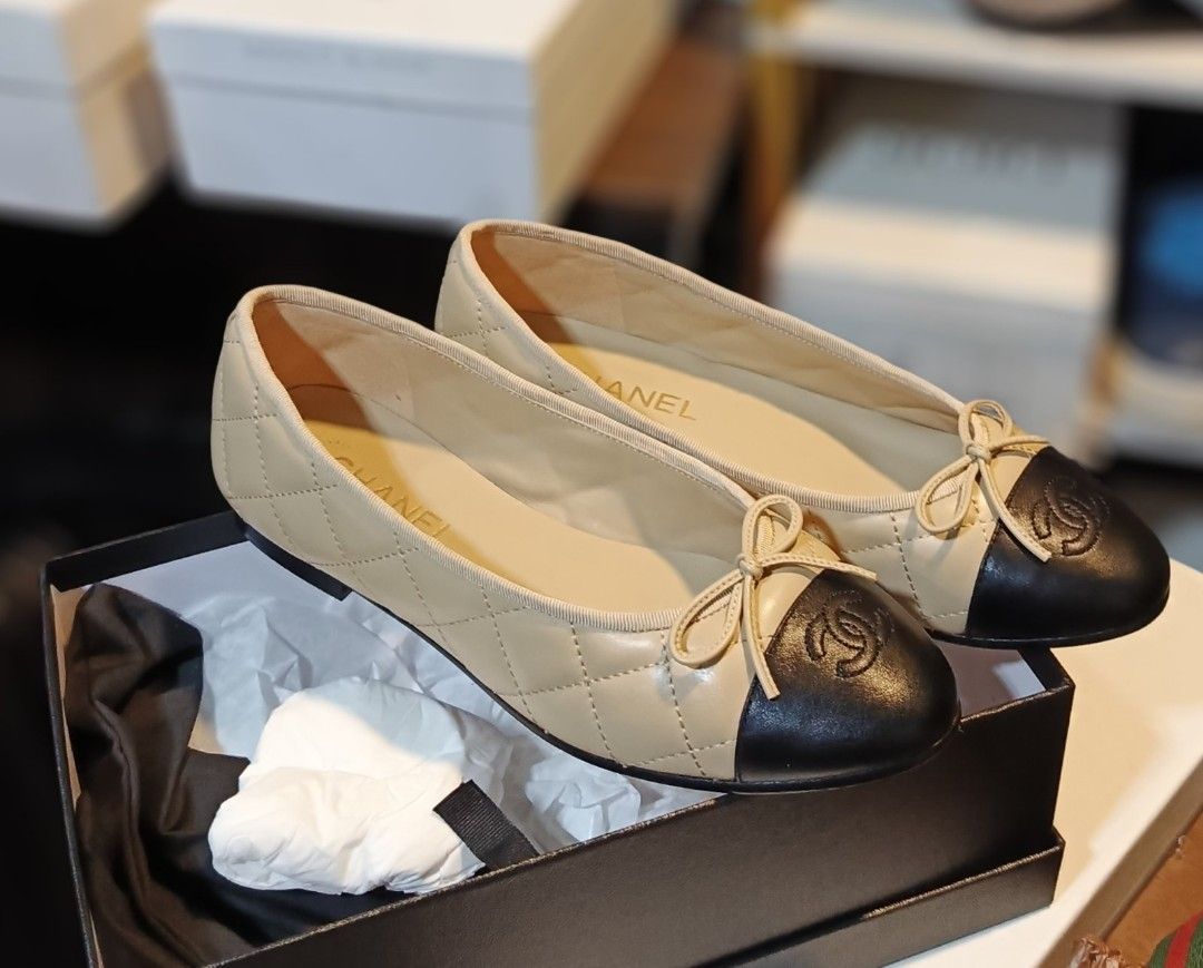 Authentic Chanel Quilted Ballet Flats (Category: Flats & Sandals) located in Itogon. Submitted by designerluxeshop (Listing ID 1414041339, Image 1). Description: Pre-owned Chanel quilted ballet flats with dustbag and authenticity document with authenticity document and box size 39, 💯% original in good condition, shipping is free, message me if interested, delivery is by schedule discount is offered for cash buyer layaway is accepted 20% downpaym