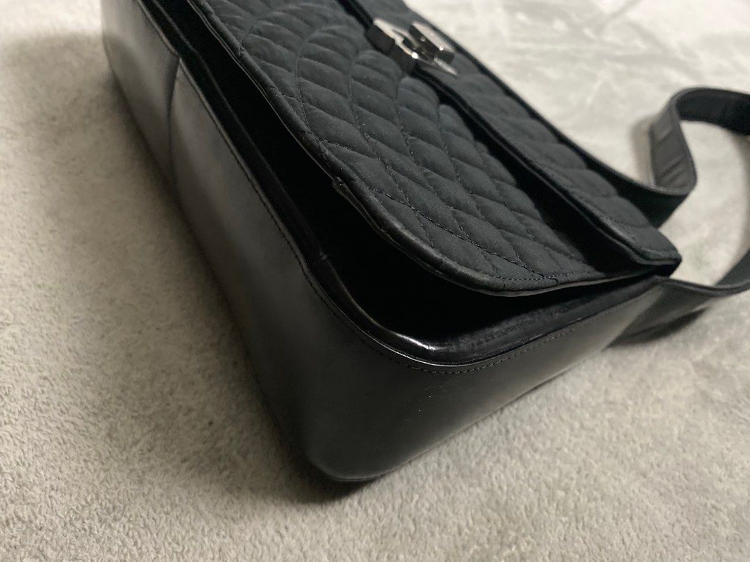 Bally Quilted Shoulder Bag (Category: Luxury Bags & Wallets) located in Iloilo. Submitted by anything_goesph (Listing ID 1414002192, Image 3). Description: 11 inch width 6 inch height dm for more details.