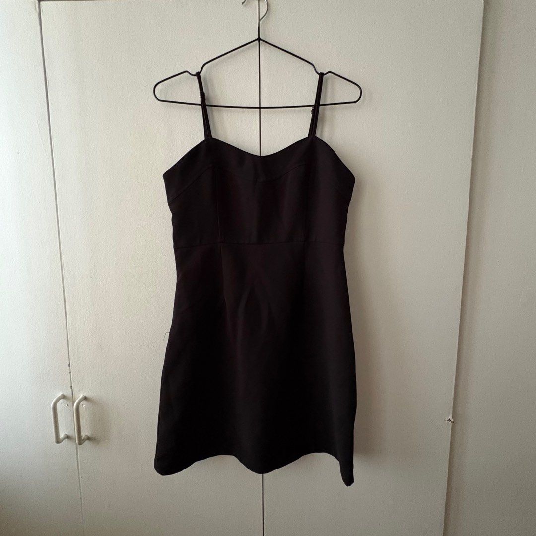 Black Spaghetti Strap Dress (Category: Dresses) located in Las Pinas. Submitted by slowcircle (Listing ID 1413950500, Image 1). Description: - Black spaghetti strap dress - Sweetheart neckline - Fitted bodice - Slightly flared skirt - Ruched back panel - Side zipper closure - Made of smooth, woven fabric.