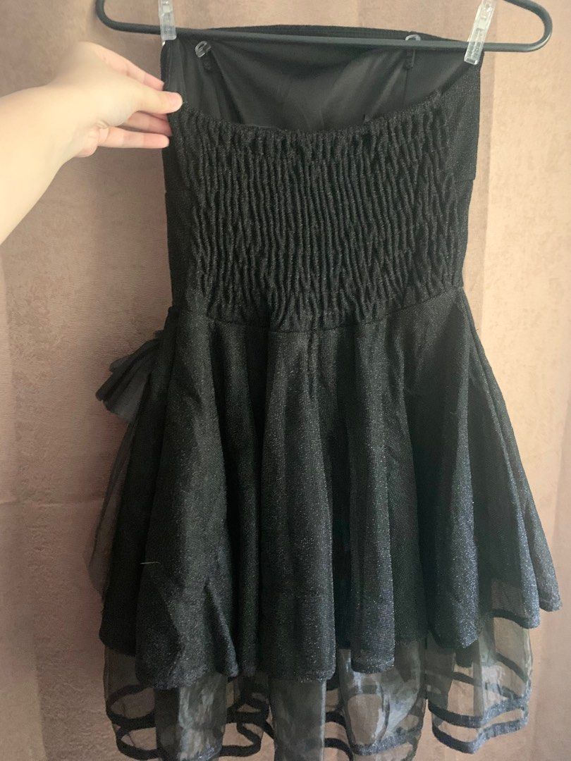 black tube mini dress (Category: Dresses) located in Manila. Submitted by kaysaz (Listing ID 1413890249, Image 2). Description: can be for kids mini dress small to medium used twice only.