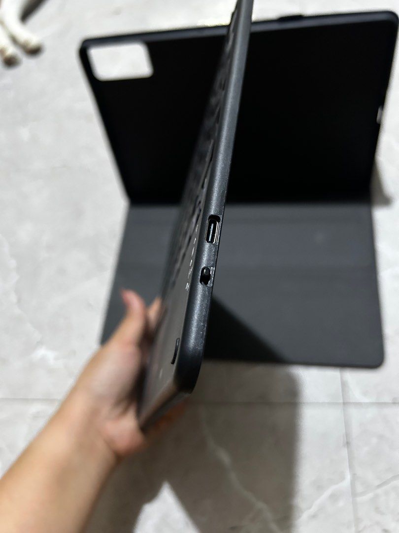Case with keyboard and mouse for RED MI PAD SE 11” (Category: Cases & Sleeves) located in Manila. Submitted by ja_01 (Listing ID 1413858131, Image 2). Description: Slightly use. Binenta na po yun mismong unit had to change for laptop for school use - Wireless keyboard with built-in touchpad - Wireless mouse with USB receiver - Sleek black design with blue function keys (keyboard) - Includes carrying case and mousepad - Mouse has battery compartme