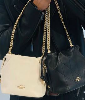 (Category: ) located in . Submitted by chic.collector (Listing ID 1413969435, Image 1). Description: .