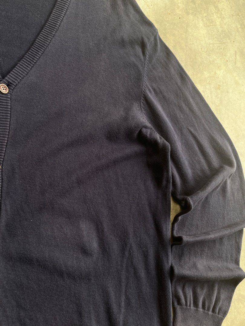 Esprit Navy Blue Cardigan XXL (Category: Coats, Jackets and Outerwear) located in San Mariano. Submitted by rakithrift (Listing ID 1413855096, Image 2). Description: 📏 DIMES: W 23 L 32 SL 28 🎨 COLOR RATE: 8.5/10 (Purple) ✅ CONDITION: GOOD ❌ ISSUE: DISCOLORATION.