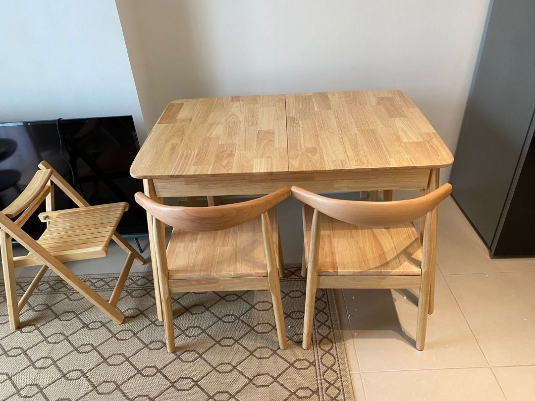 Extendable Dining Table (Category: Tables & Sets) located in Cebu City. Submitted by modliving777 (Listing ID 1413934416, Image 3). Description: Best seller space-saving extendable table. Best for condos and apartments. The middle part of the table can be folded or expanded..