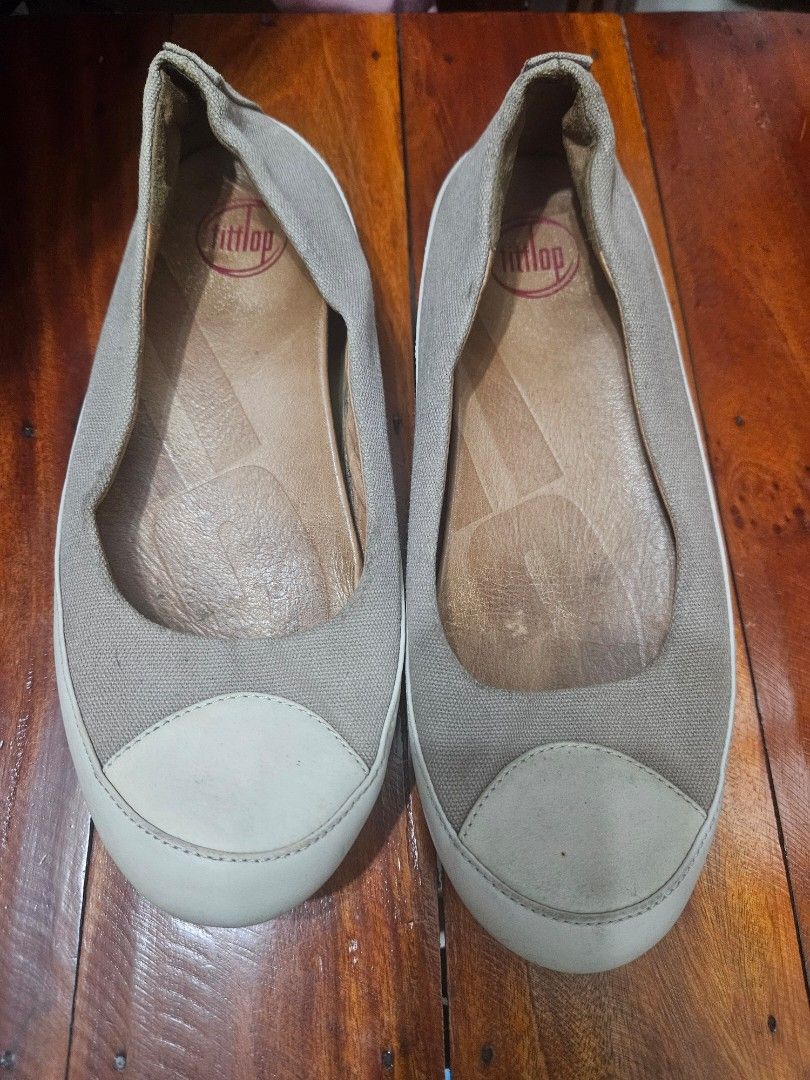Fitflop shoes/ doll shoes (Category: Sneakers) located in General Mariano Alvarez. Submitted by eiprilfa (Listing ID 1414048643, Image 1). Description: original. hindi n naggamit..