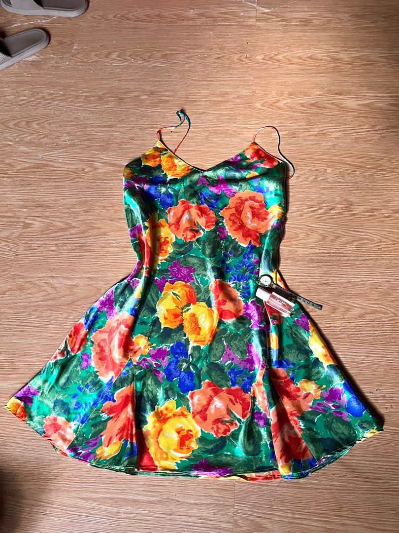 Floral Print Slip Dress (Category: Dresses) located in Quezon City. Submitted by fendidumpi (Listing ID 1413970116, Image 1). Description: Can fit to small- medium - Floral print slip dress - Spaghetti straps - Flowing, comfortable silhouette - Lightweight fabric - Ideal for warm weather.
