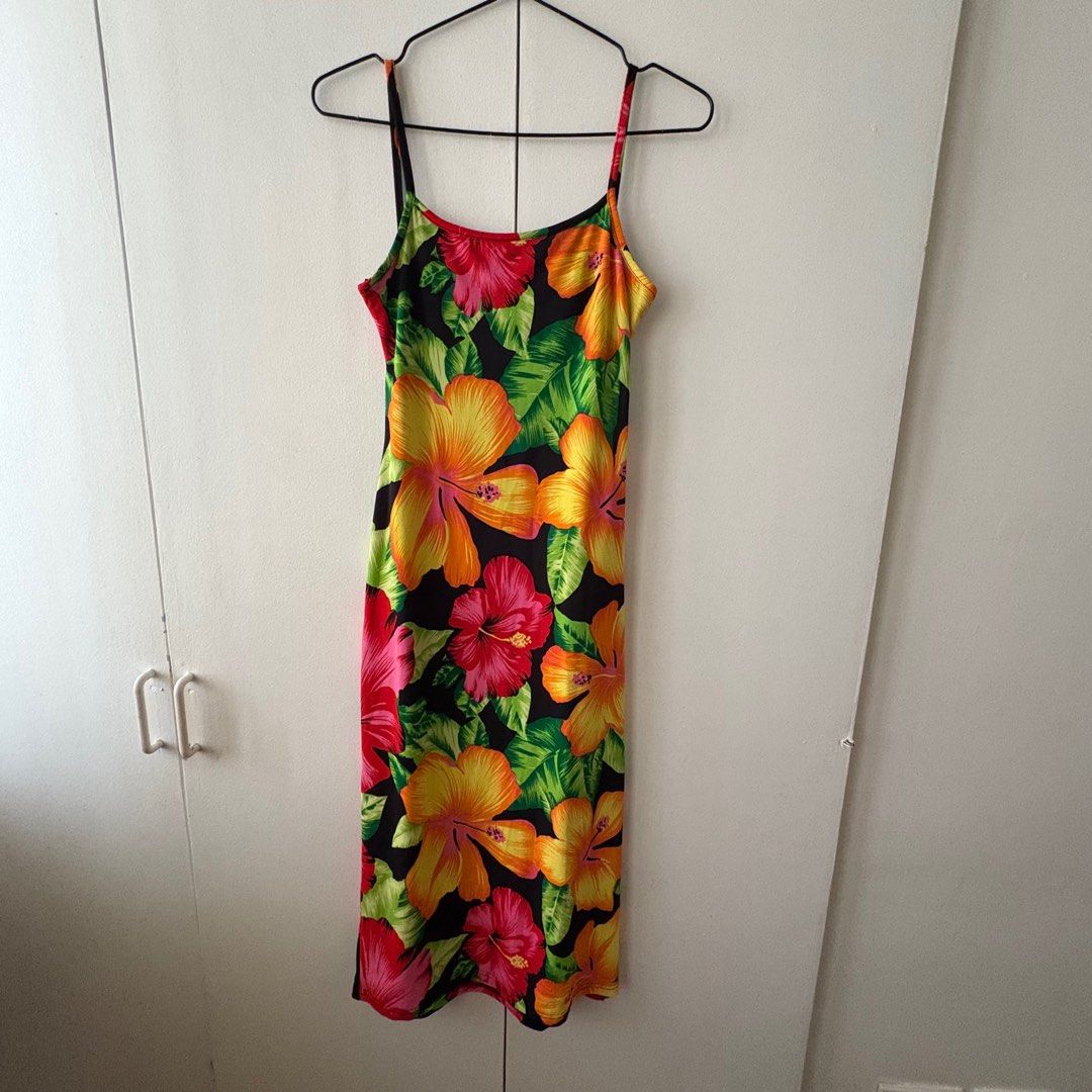Floral Spaghetti Strap Dress (Category: Dresses) located in Las Pinas. Submitted by slowcircle (Listing ID 1413950862, Image 1). Description: Size XS TO SMALL Stretch material .