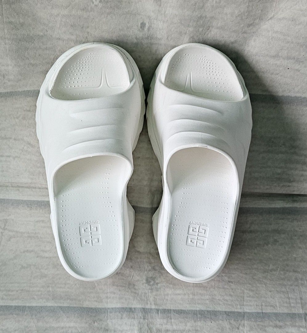 Givenchy Marshmallow Rubber Platform Slide Sandals (Category: Wedges) located in Baguio. Submitted by grumpygranny (Listing ID 1414015622, Image 1). Description: US 7 WYSIWYT..item is exactly as listed. ➡️ please purchase with the understanding that this is a USED item. if you are sensitive to this condition, please do not purchase. ➡️This item is sold as-is with no other inclusions as posted. I can only PERSONALLY guarantee its authenticity. Ple