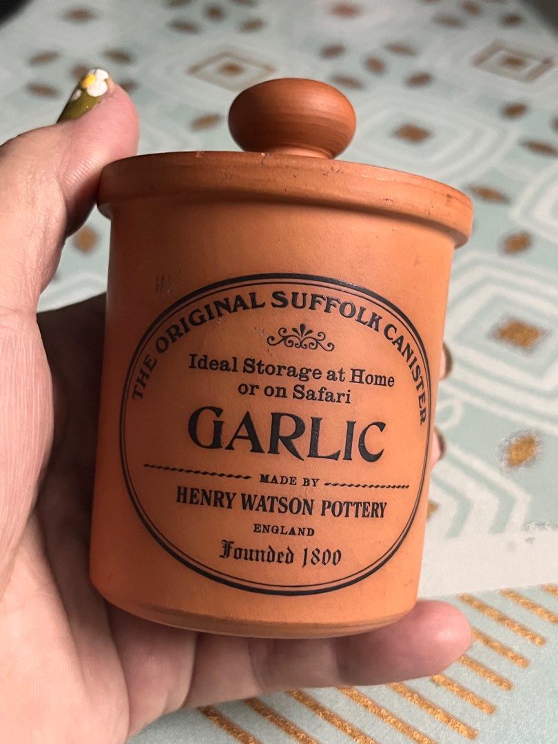 Henry watsons garlic canister (Category: Food Organization & Storage) located in Angeles City. Submitted by goodbuysathome (Listing ID 1413963609, Image 1). Description: Henry Watsons pottery Rare Mini garlic canister Add sf 55 GCash payment .