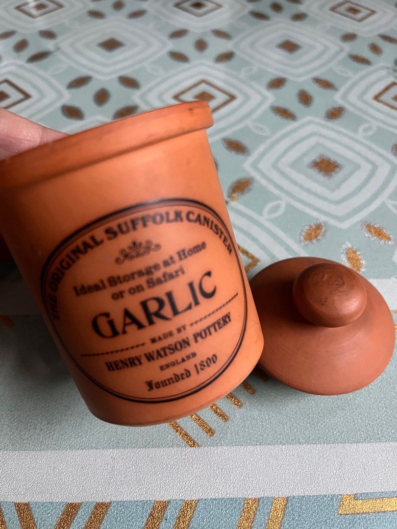 Henry watsons garlic canister (Category: Food Organization & Storage) located in Angeles City. Submitted by goodbuysathome (Listing ID 1413963609, Image 3). Description: Henry Watsons pottery Rare Mini garlic canister Add sf 55 GCash payment .
