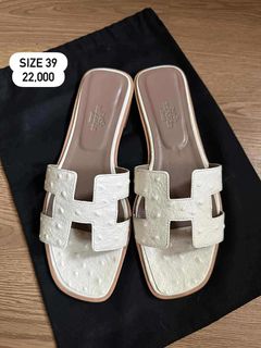 (Category: ) located in . Submitted by graciasluxurybag (Listing ID 1413984374, Image 1). Description: .