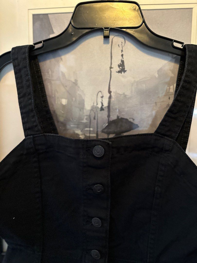 HM denim overall (Category: Dresses) located in Quezon City. Submitted by _mgnmn (Listing ID 1413995142, Image 2). Description: .