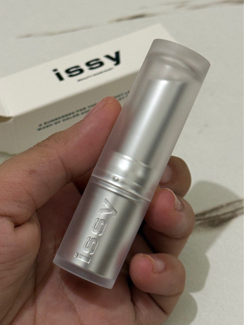 ISSY Solar Balm lip sunscreen in UNDONE (Category: Makeup) located in Quezon City. Submitted by quirksandcurls (Listing ID 1414023370, Image 3). Description: .