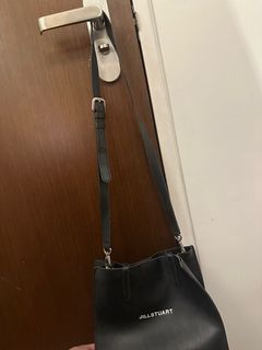(Category: ) located in . Submitted by hiiiii____ (Listing ID 1414010895, Image 1). Description: .